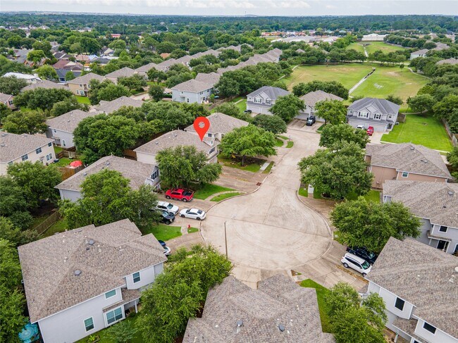 Building Photo - 336 Capella Oaks Ln