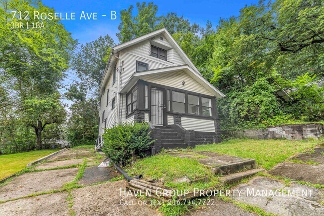 Building Photo - 712 Roselle Ave