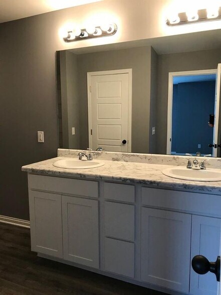 Master Bath - 3032 Ransom Way