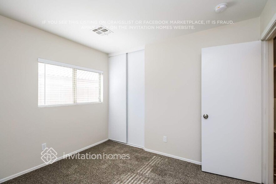 Building Photo - 1087 E Appaloosa Rd