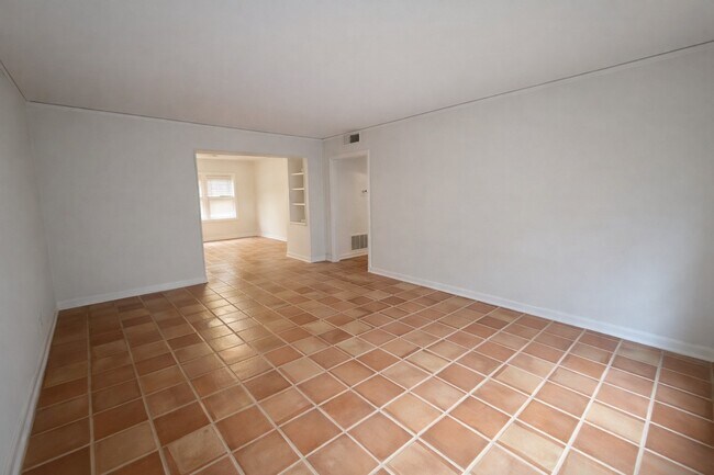 Building Photo - 1928 North Blvd