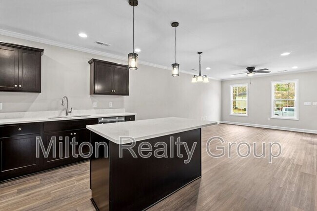 Building Photo - 122 Laura Ln