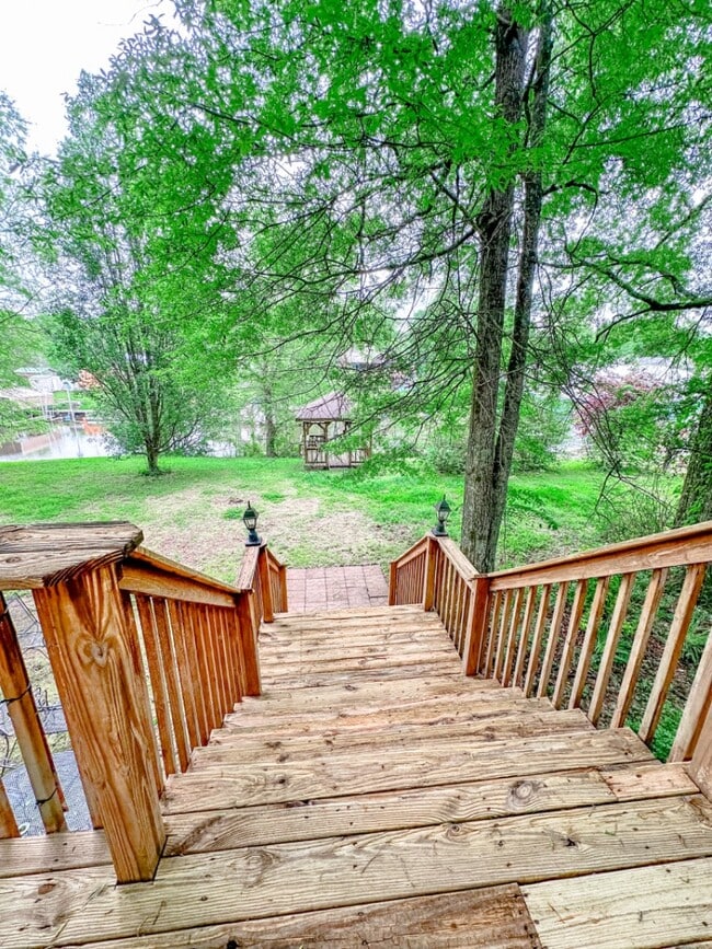 Building Photo - 652 Humphries Cove Rd