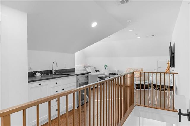Building Photo - 4139 Normandy Ave