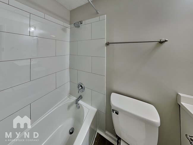 Building Photo - 849 Upwoods Dr