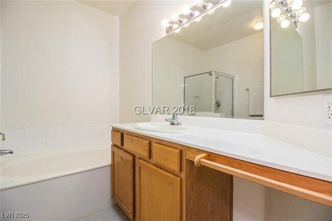 Building Photo - 2050 W Warm Springs Rd