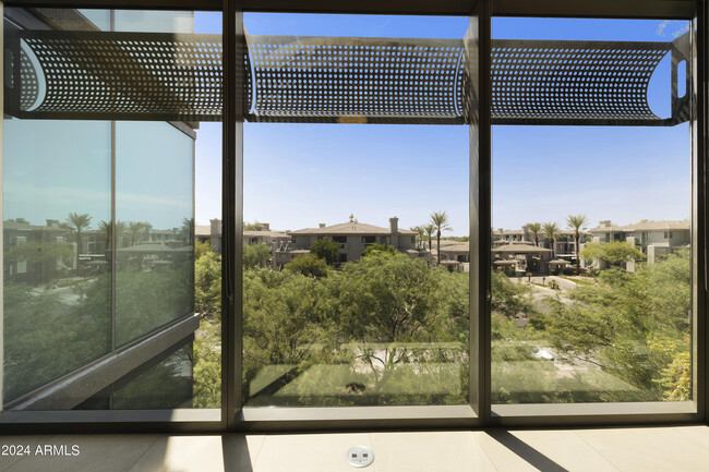 Building Photo - 7120 E Kierland Blvd