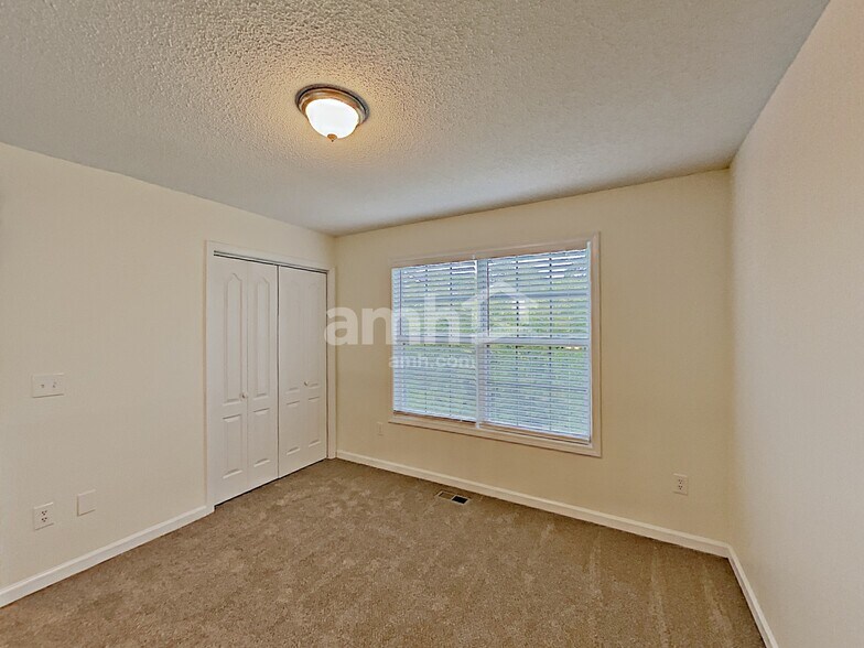 Building Photo - 1086 Berkley Dr SE