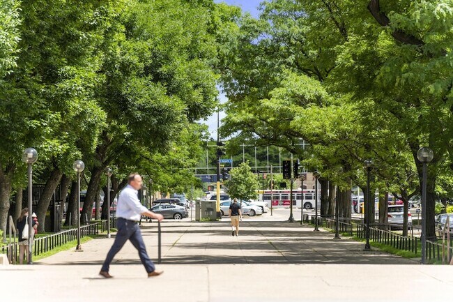 Building Photo - 19 S 1st St