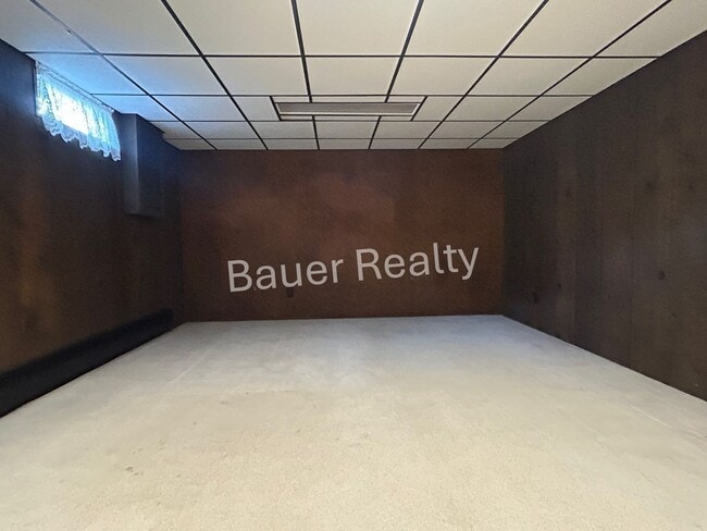 Building Photo - Beautiful County Setting