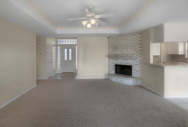 Building Photo - 15522 Dyna St