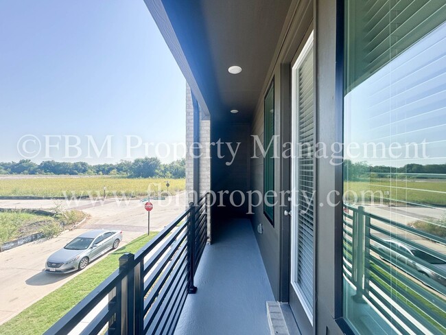 Building Photo - 1203 Doris May Dr