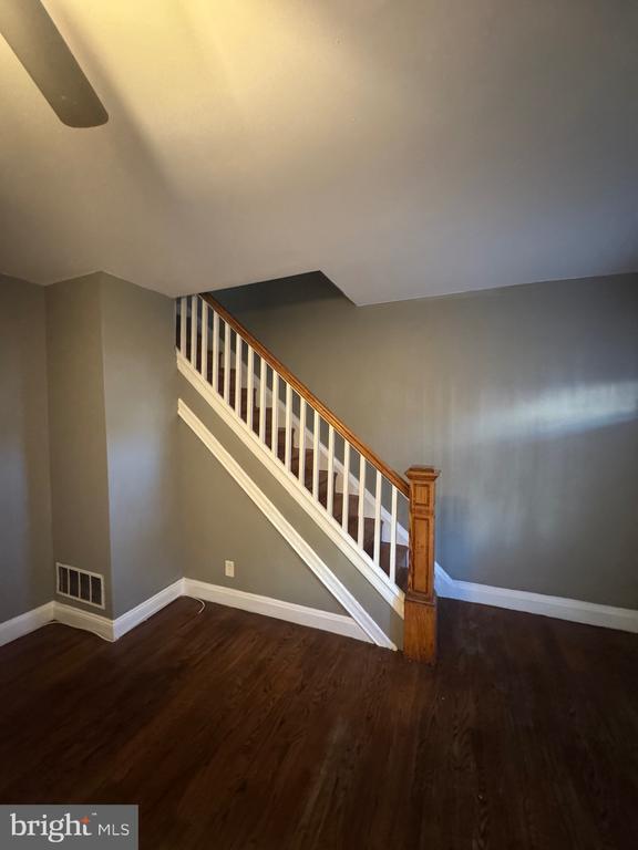 Building Photo - 1321 Cambria St