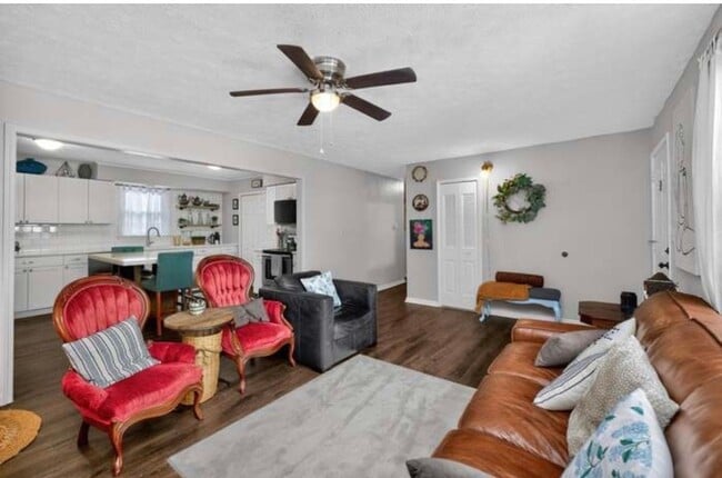 Building Photo - Charming 3BR House in Frankfort