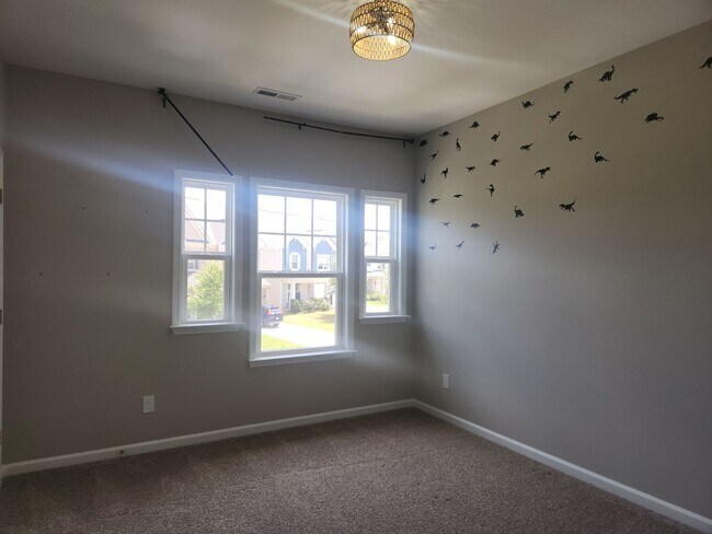 Building Photo - 194 Winterberry St