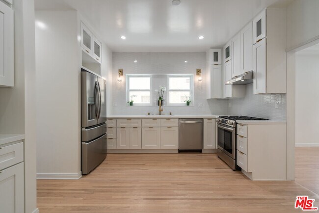 Building Photo - 1209 S Highland Ave