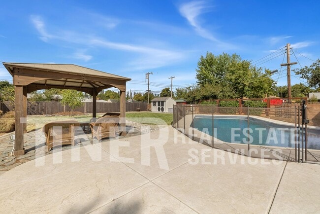 Building Photo - 3831 Horton Ln