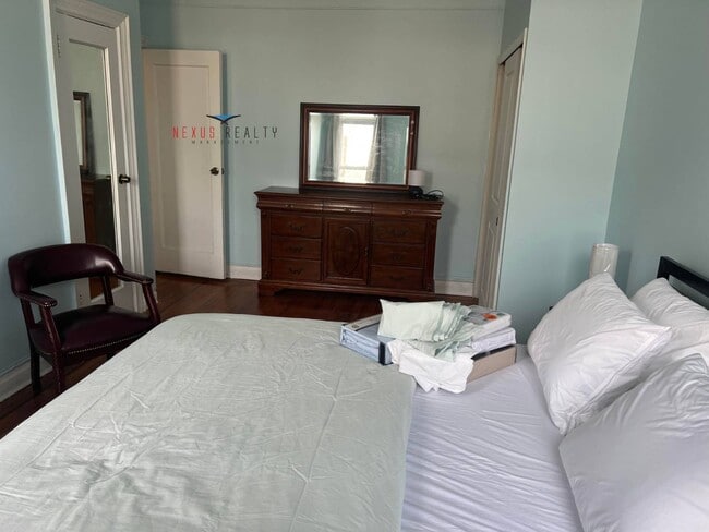 Building Photo - 33-19 69th St