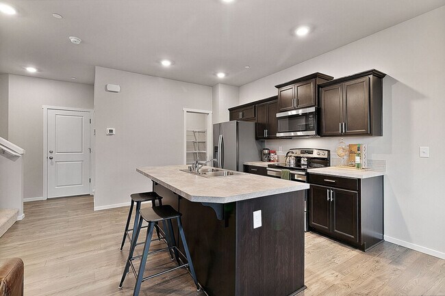 Building Photo - 10816 185th St E