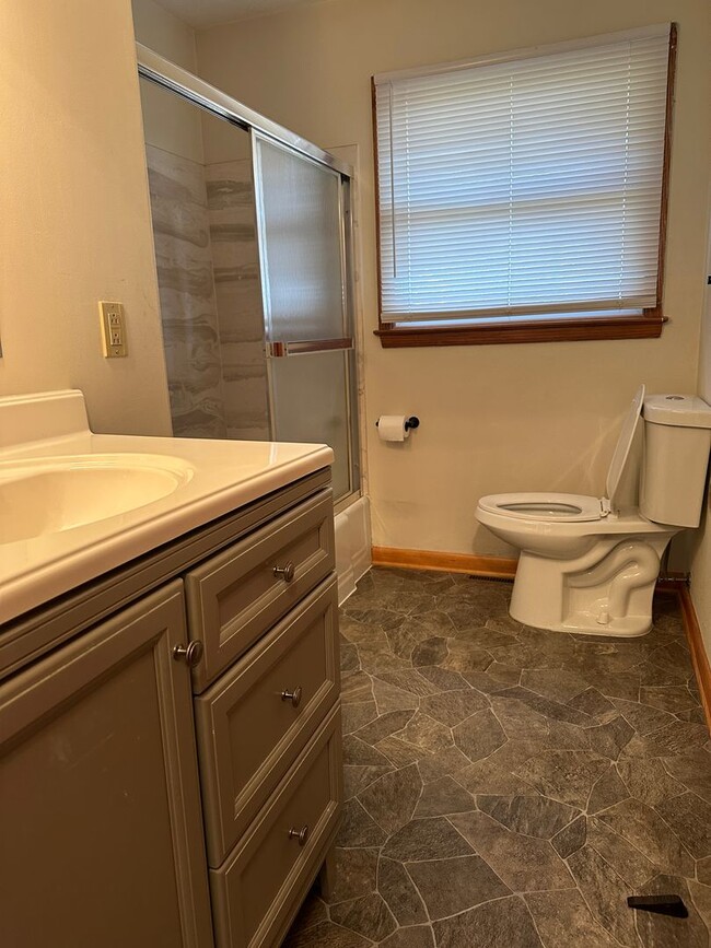 Building Photo - 1308 Minebank Rd