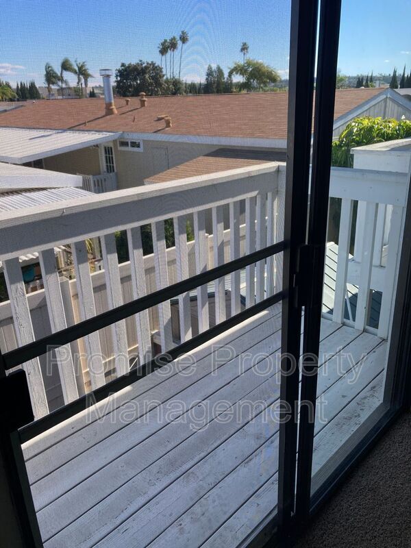 Building Photo - 274 Riverview Way