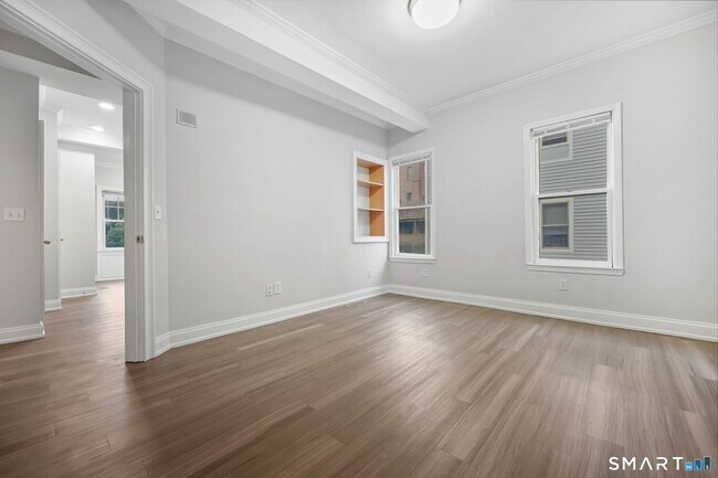 Building Photo - 10 Haviland St