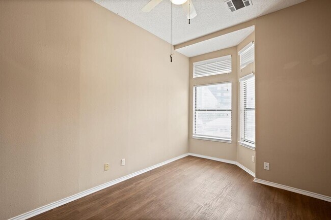Building Photo - 2802 Nueces St