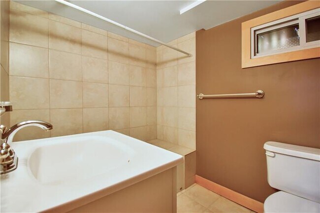 Building Photo - 4214 Post St