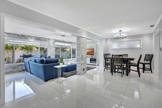 Building Photo - 2260 NE 62nd St