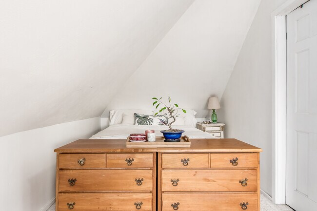 Building Photo - 234 E 7th Ave