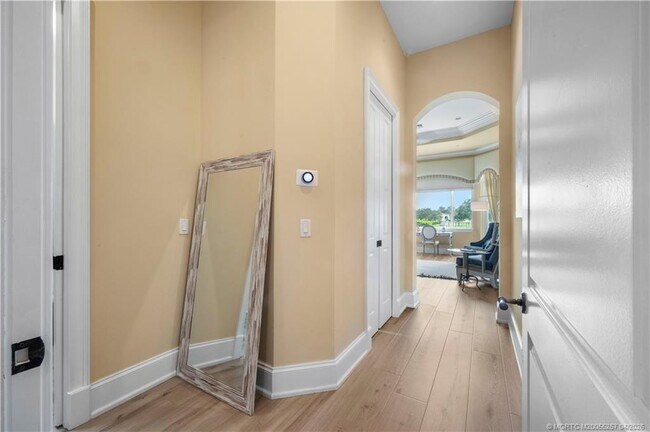 Building Photo - 130 SE Bella Strano