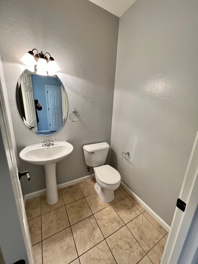 Building Photo - Gated AVALON--