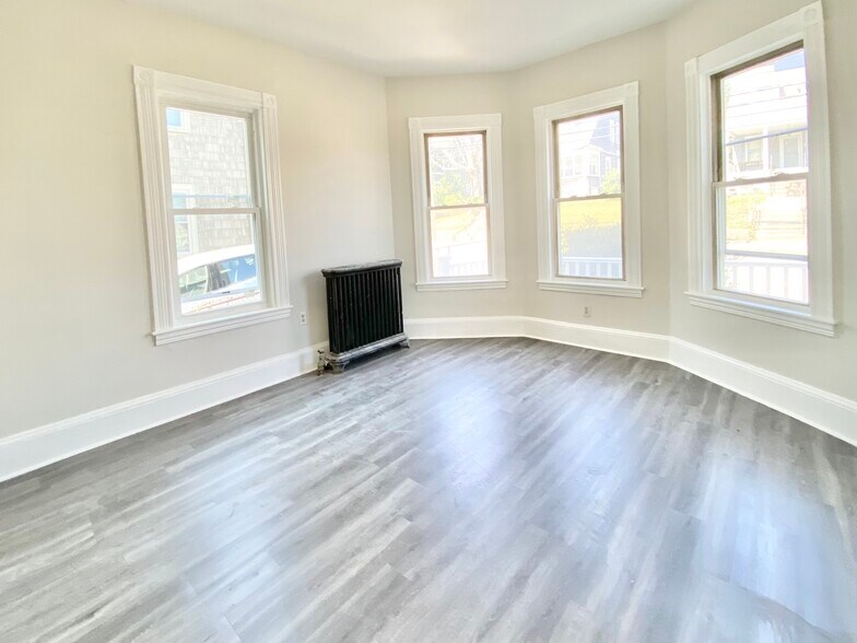 Building Photo - 189 Whitwell St