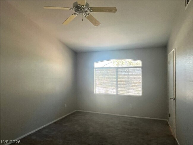 Building Photo - 5415 W Harmon Ave