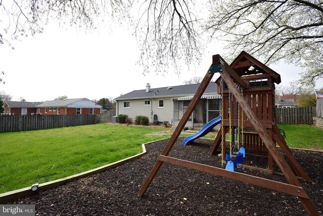 Building Photo - 3817 Ren Rd