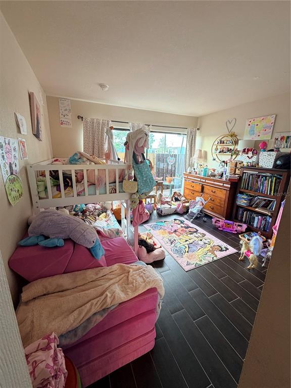 Building Photo - 720 N Village Dr