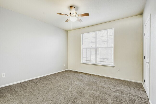 Building Photo - 3872 S Dallas St