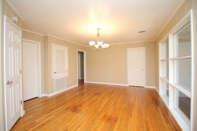 Building Photo - Northeast Pensacola Home- Entertainers Dream with Covered Deck & Fenced Backyard