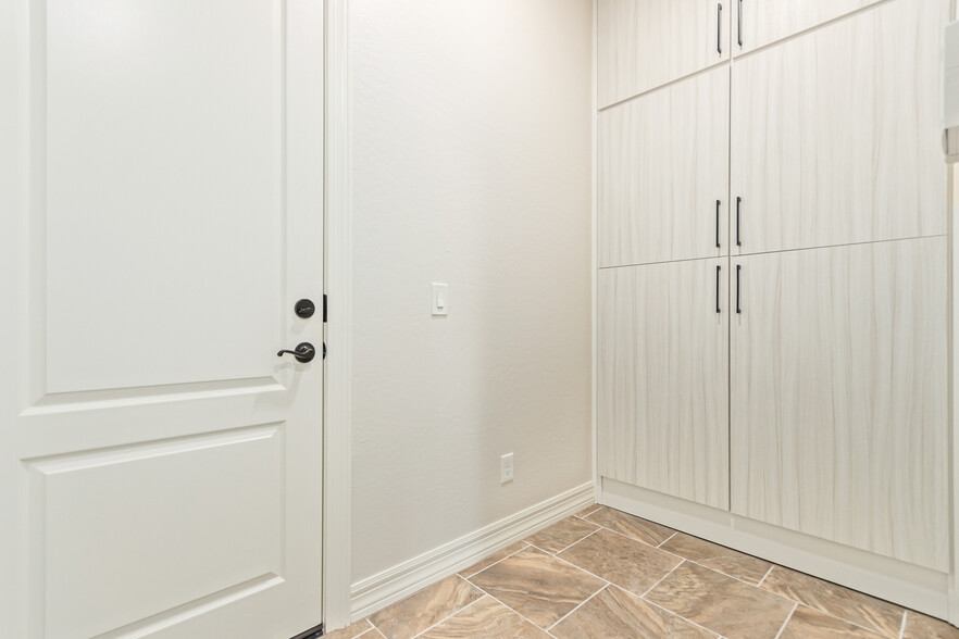 Mudroom/Garage entry - 8628 N Pierre Ct