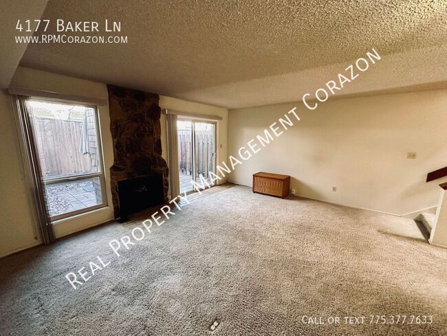 Building Photo - Spacious 2 bedroom apartment w/ A/C, washe...