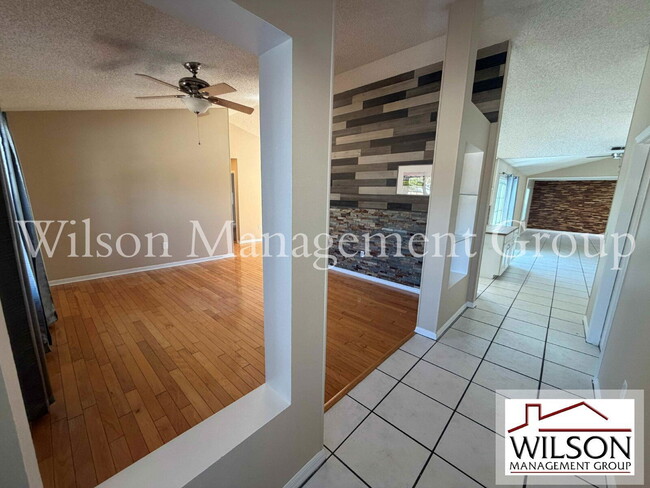 Building Photo - 1366 Valhalla St