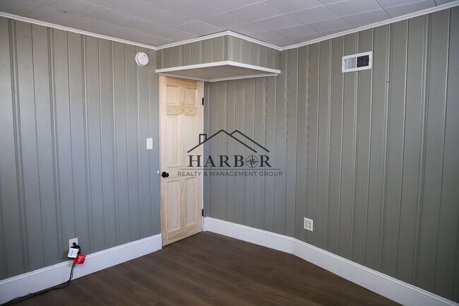 Building Photo - 3 Bedroom Single Family Home in SE Rochest...