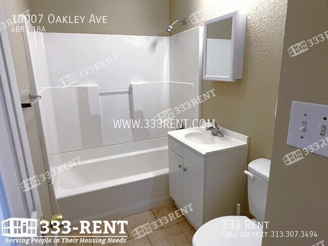 Building Photo - 10007 Oakley Ave
