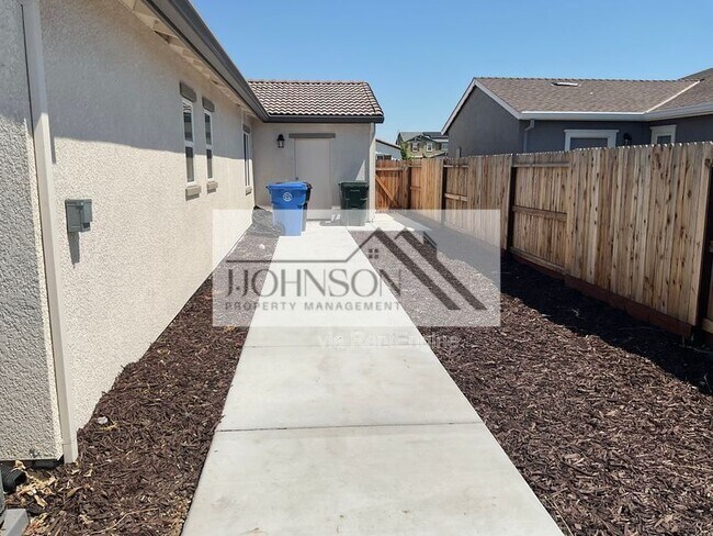Building Photo - 2456 Enantio St