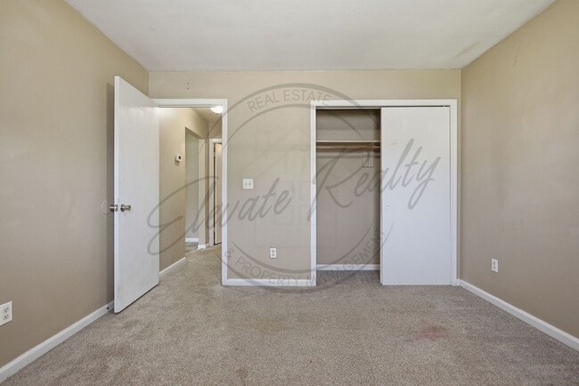 Building Photo - SPRING SPECIAL: 1/2 OFF FIRST MONTHS RENT - Two Bedroom Ranch Duplex in Columbia!