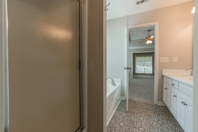 Building Photo - 1420 Jefferson Walk Cir