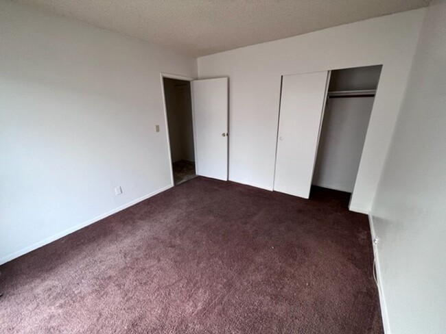 Building Photo - 1 Bedroom Economy Apartment Old Bullhead