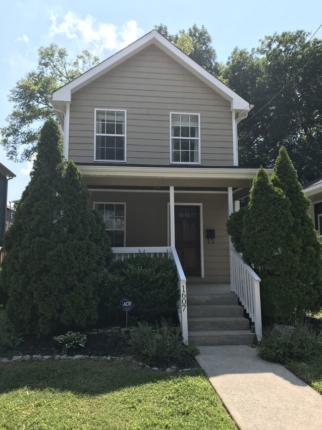 Primary Photo - Historic Germantown Living