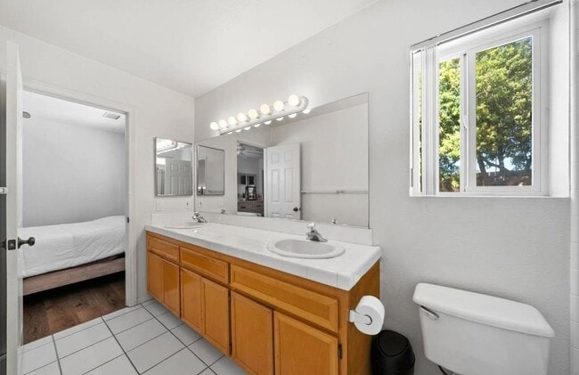 Building Photo - 259 Vista Del Mar Ct