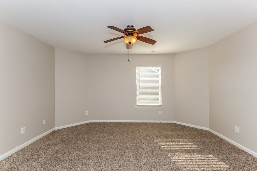 Building Photo - 5721 Verrazano Dr